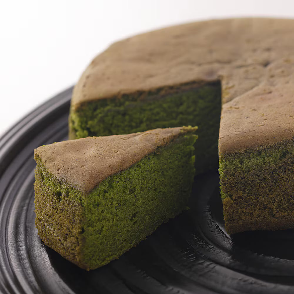 "Mangetsu" (Full Moon) Matcha Butter Cake – Moist and Rich【Cha-no-wa】