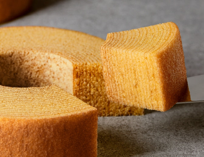 STRAIGHT BAUM KUCHEN Yawaraka-me（One whole） 【Ginza Nenrinya】