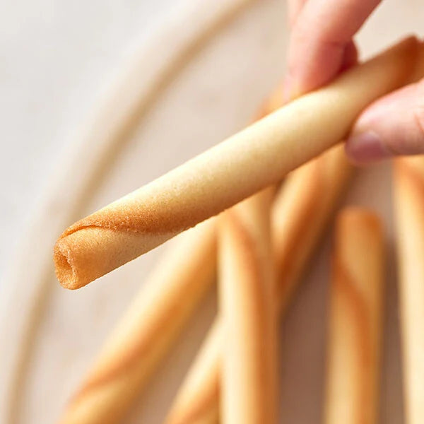 YOKU MOKU Cigare — a delicate rolled butter cookie【YOKU MOKU】
