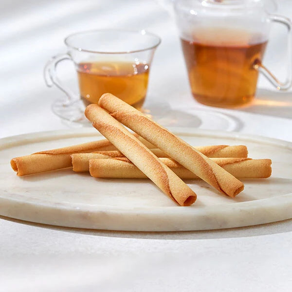 YOKU MOKU Cigare — a delicate rolled butter cookie【YOKU MOKU】